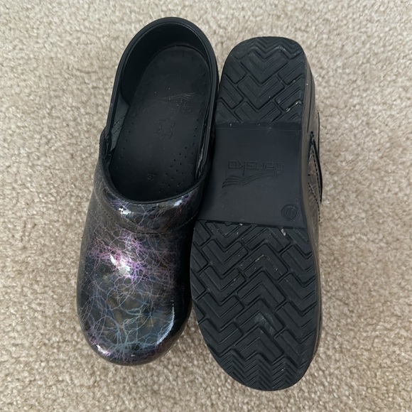 Dansko Professional clog in metallic Ink ; size 37 (US size 7) - Picture 5 of 5